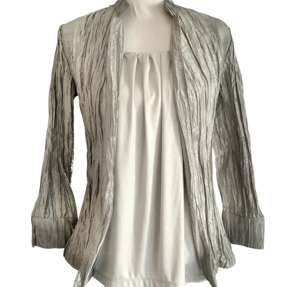 Chicos Women’s Jacket and Top Sz 0 Silver Metallic Crinkle Fabric Open Front